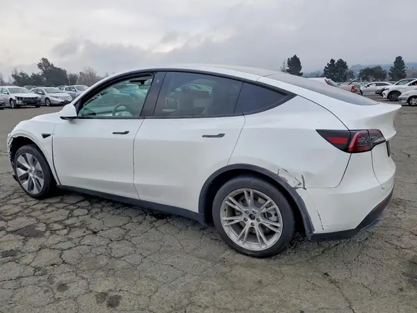 7SAYGDEE6PF740483 2023 TESLA MODEL Y - Image 2