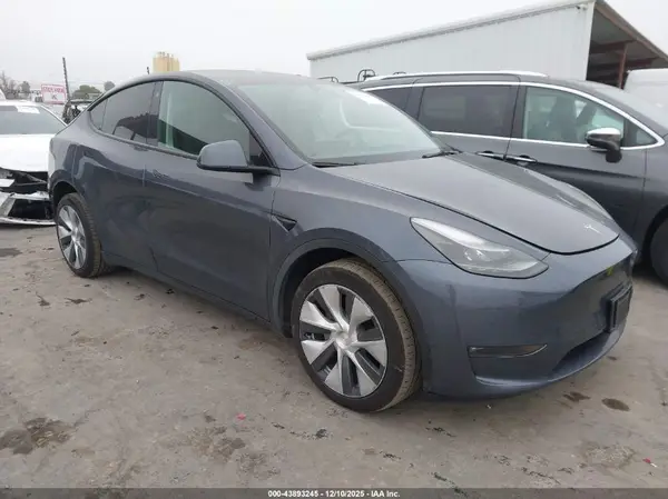 7SAYGDEE6PF742993 2023 TESLA MODEL Y - Image 1