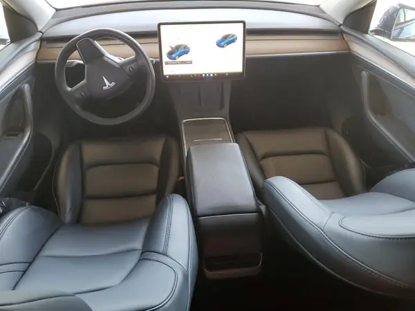 7SAYGDEE6PF747563 2023 TESLA MODEL Y - Image 8