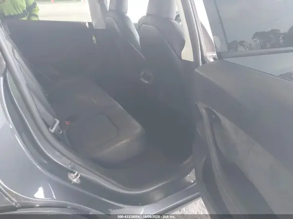 7SAYGDEE6PF750494 2023 TESLA MODEL Y - Image 8