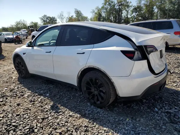7SAYGDEE6PF751404 2023 TESLA MODEL Y - Image 2