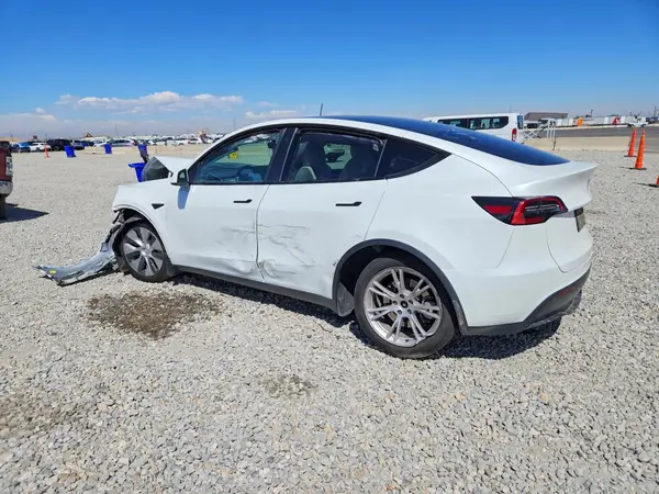 7SAYGDEE6PF760359 2023 TESLA MODEL Y - Image 2