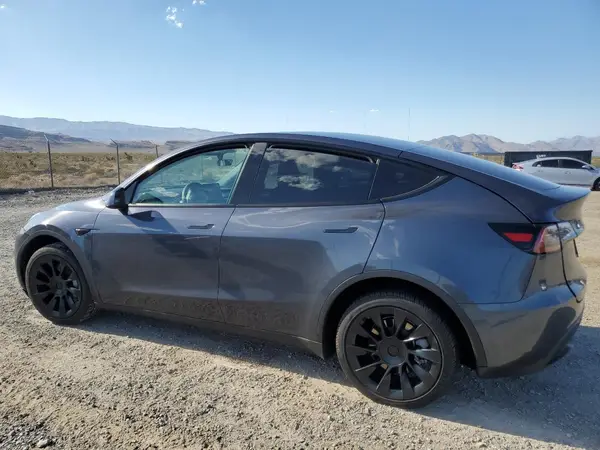 7SAYGDEE6PF769434 2023 TESLA MODEL Y - Image 2