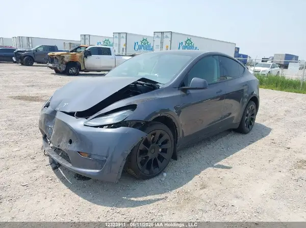 7SAYGDEE6PF771961 2023 TESLA MODEL Y - Image 2