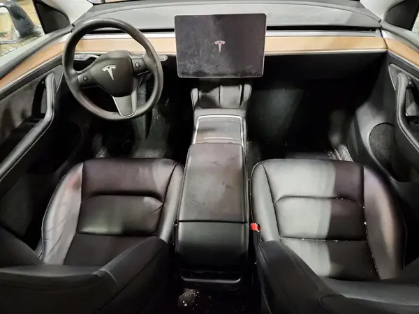 7SAYGDEE6PF775573 2023 TESLA MODEL Y - Image 8