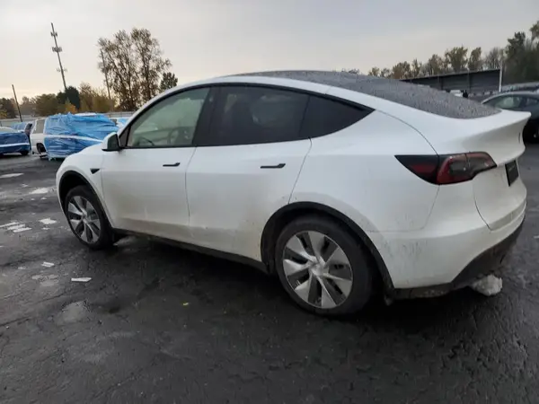 7SAYGDEE6PF786167 2023 TESLA MODEL Y - Image 2