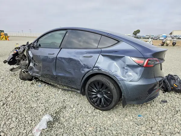 7SAYGDEE6PF791983 2023 TESLA MODEL Y - Image 2