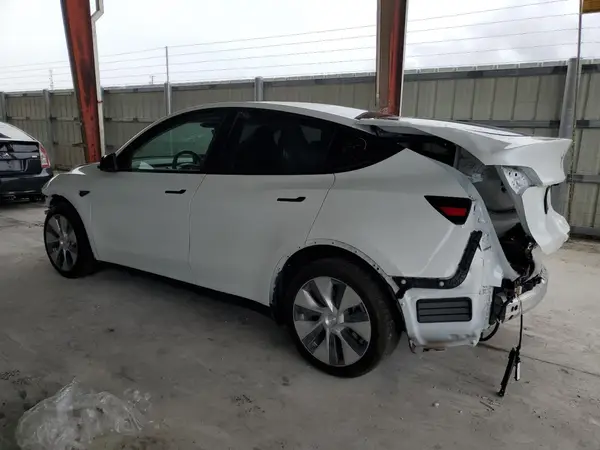 7SAYGDEE6PF798514 2023 TESLA MODEL Y - Image 2