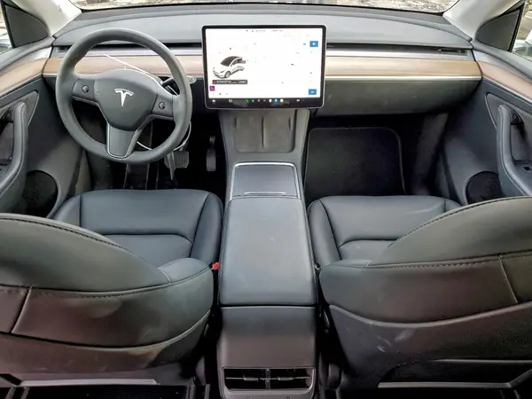 7SAYGDEE6PF799985 2023 TESLA MODEL Y - Image 8