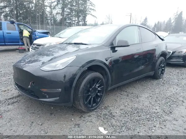 7SAYGDEE6PF800911 2023 TESLA MODEL Y - Image 2