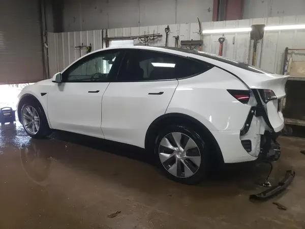 7SAYGDEE6PF806434 2023 TESLA MODEL Y - Image 2