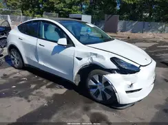 7SAYGDEE6PF811889 2023 TESLA MODEL Y