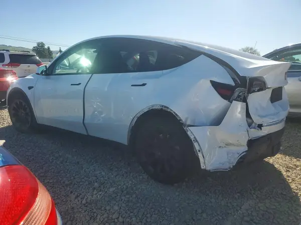 7SAYGDEE6PF816896 2023 TESLA MODEL Y - Image 2