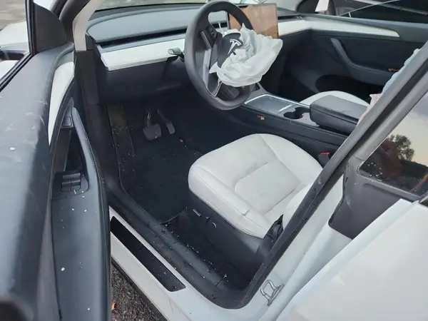 7SAYGDEE6PF825436 2023 TESLA MODEL Y - Image 8