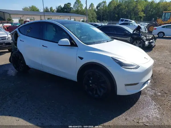7SAYGDEE6PF830331 2023 TESLA MODEL Y - Image 1