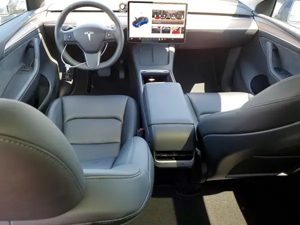 7SAYGDEE6PF836484 2023 TESLA MODEL Y - Image 8