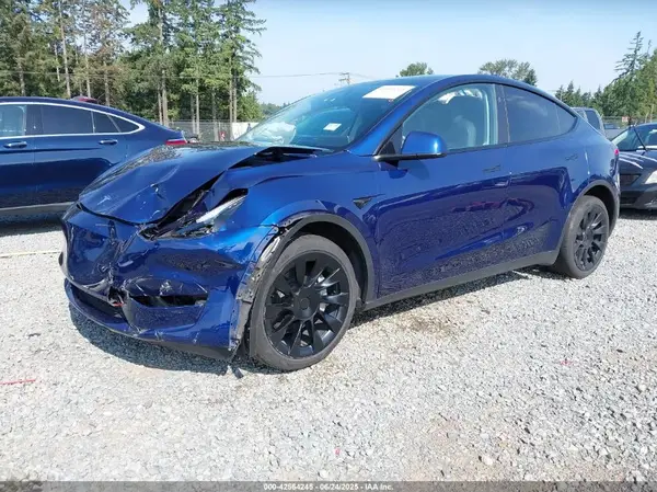 7SAYGDEE6PF838025 2023 TESLA MODEL Y - Image 2
