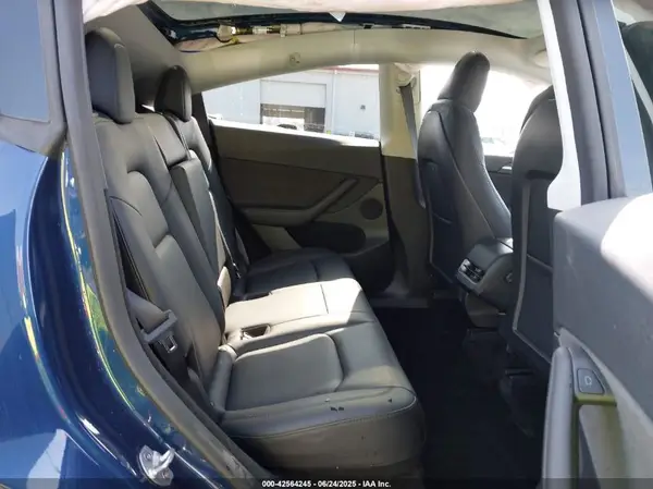 7SAYGDEE6PF838025 2023 TESLA MODEL Y - Image 8
