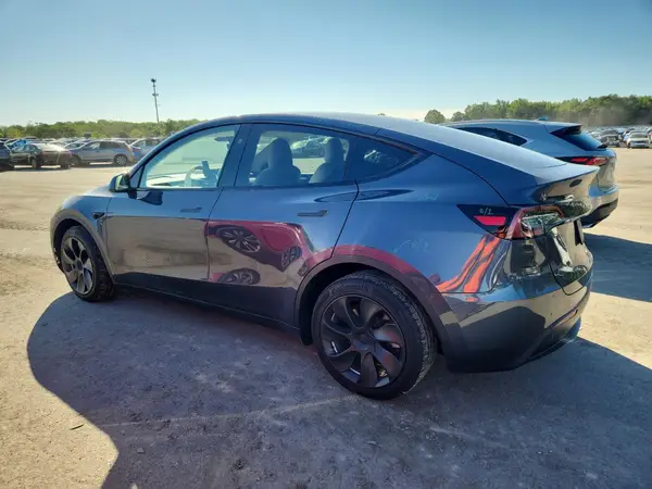 7SAYGDEE6PF847386 2023 TESLA MODEL Y - Image 2