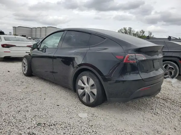 7SAYGDEE6PF847548 2023 TESLA MODEL Y - Image 2