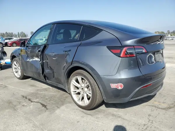 7SAYGDEE6PF850627 2023 TESLA MODEL Y - Image 2