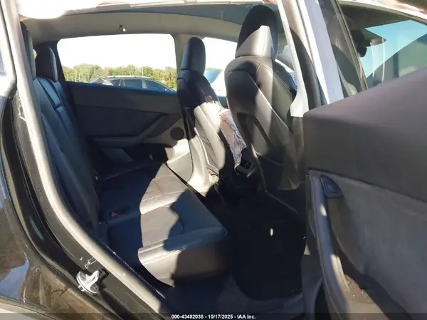 7SAYGDEE6PF859408 2023 TESLA MODEL Y - Image 8