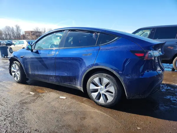 7SAYGDEE6PF862762 2023 TESLA MODEL Y - Image 2