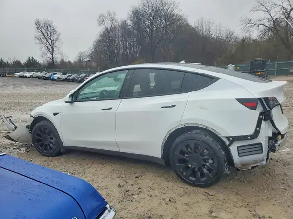 7SAYGDEE6PF868271 2023 TESLA MODEL Y - Image 2