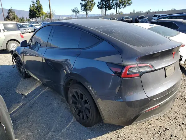 7SAYGDEE6PF872126 2023 TESLA MODEL Y - Image 2