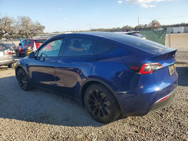 7SAYGDEE6PF872238 2023 TESLA MODEL Y - Image 2