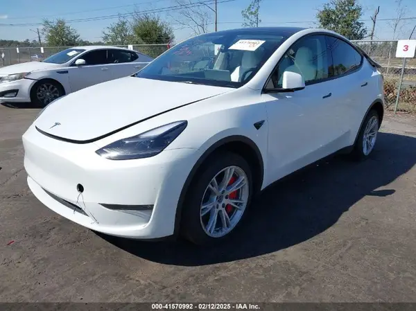 7SAYGDEE6PF873695 2023 TESLA MODEL Y - Image 2