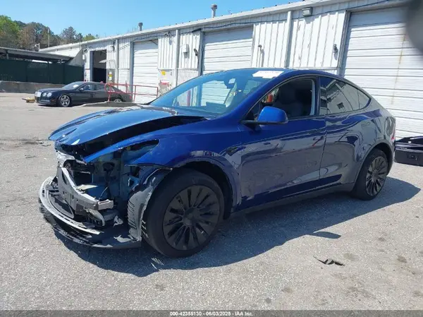 7SAYGDEE6PF876399 2023 TESLA MODEL Y - Image 2