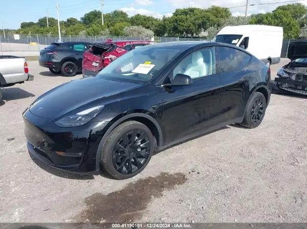 7SAYGDEE6PF876841 2023 TESLA MODEL Y - Image 2