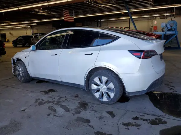 7SAYGDEE6PF878475 2023 TESLA MODEL Y - Image 2