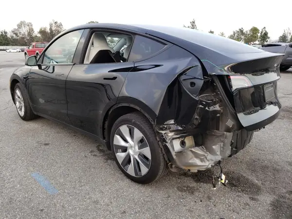 7SAYGDEE6PF882994 2023 TESLA MODEL Y - Image 2