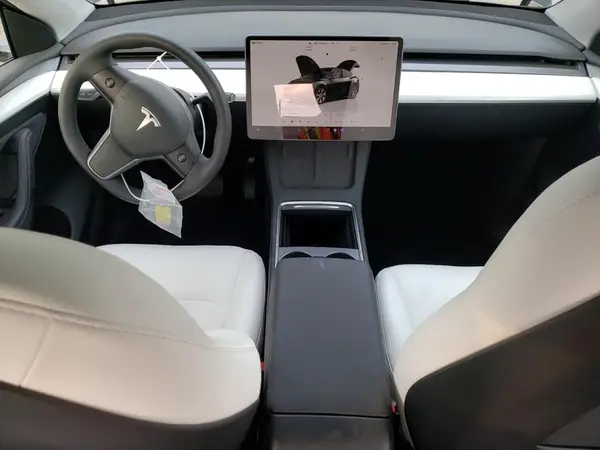 7SAYGDEE6PF882994 2023 TESLA MODEL Y - Image 8