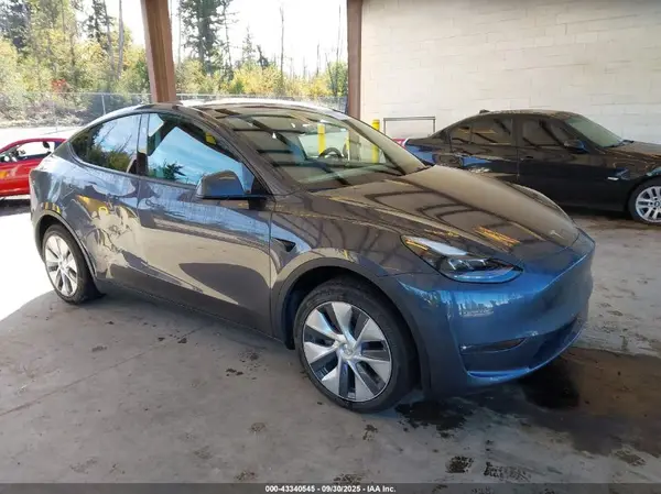 7SAYGDEE6PF886642 2023 TESLA MODEL Y - Image 1
