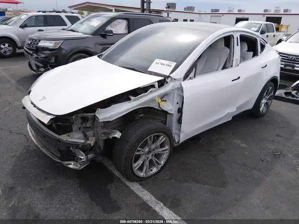 7SAYGDEE6PF888049 2023 TESLA MODEL Y - Image 2
