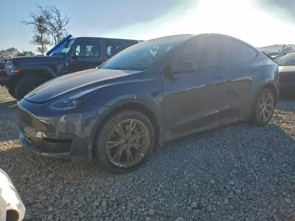 7SAYGDEE6PF889069 2023 TESLA MODEL Y - Image 1