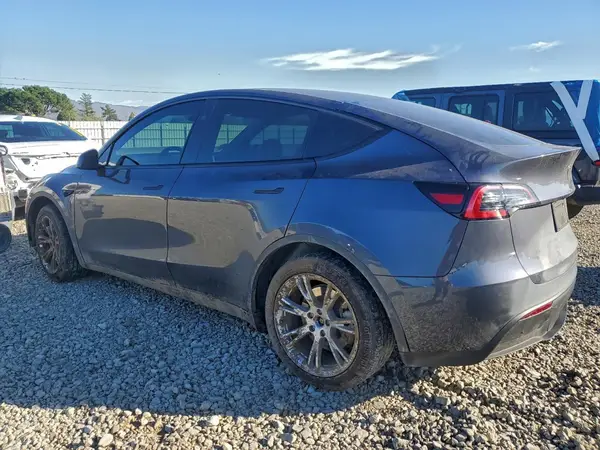 7SAYGDEE6PF889069 2023 TESLA MODEL Y - Image 2