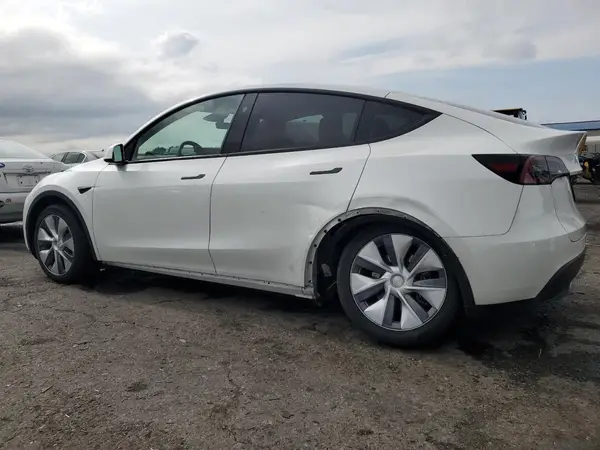 7SAYGDEE6PF891498 2023 TESLA MODEL Y - Image 2