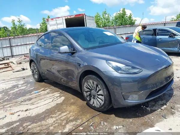 7SAYGDEE6PF892439 2023 TESLA MODEL Y - Image 1