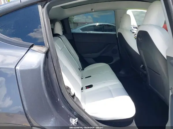 7SAYGDEE6PF892439 2023 TESLA MODEL Y - Image 8