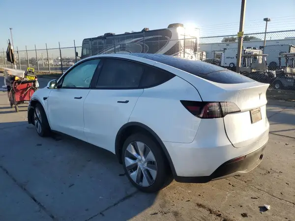 7SAYGDEE6PF893137 2023 TESLA MODEL Y - Image 2