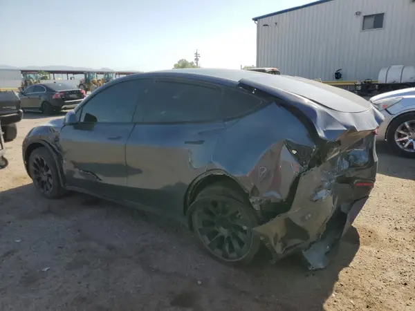 7SAYGDEE6PF900037 2023 TESLA MODEL Y - Image 2