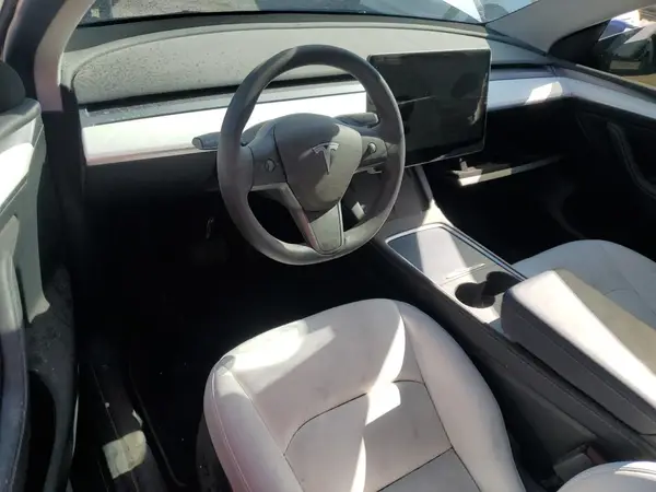 7SAYGDEE6PF900037 2023 TESLA MODEL Y - Image 8