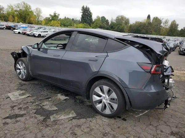 7SAYGDEE6PF904993 2023 TESLA MODEL Y - Image 2