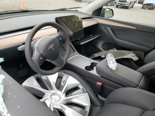 7SAYGDEE6PF904993 2023 TESLA MODEL Y - Image 8