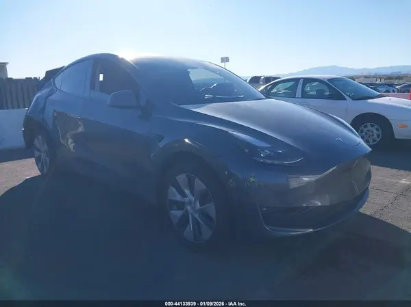 7SAYGDEE6PF911376 2023 TESLA MODEL Y - Image 1
