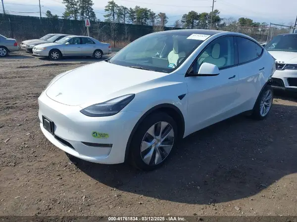 7SAYGDEE6PF912074 2023 TESLA MODEL Y - Image 2